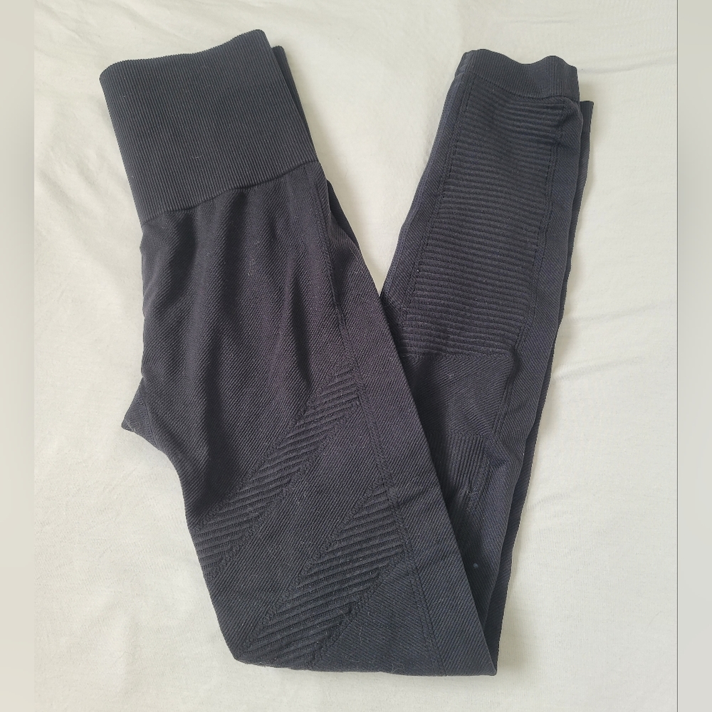 PINK VICTORIA'S SECRET ULTIMATE BLACK XS LEGGINGS DESIGN